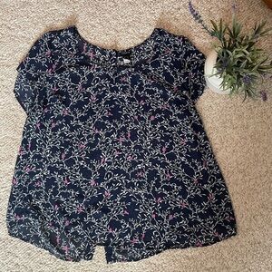 Torrid Short Sleeve Top - Cool Button Detail